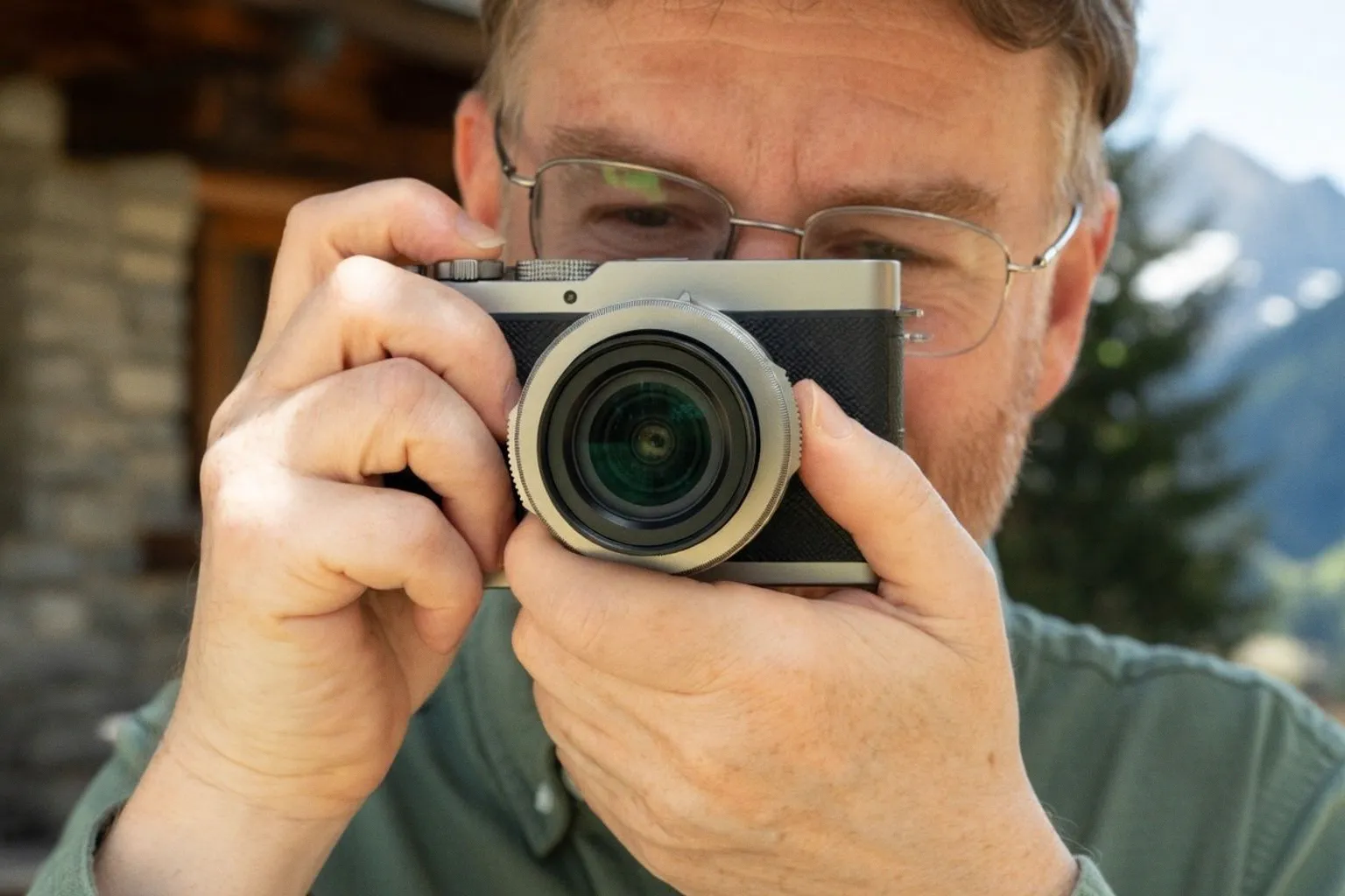 Choisir un appareil photo compact pour la haute montagne : critères et conseils