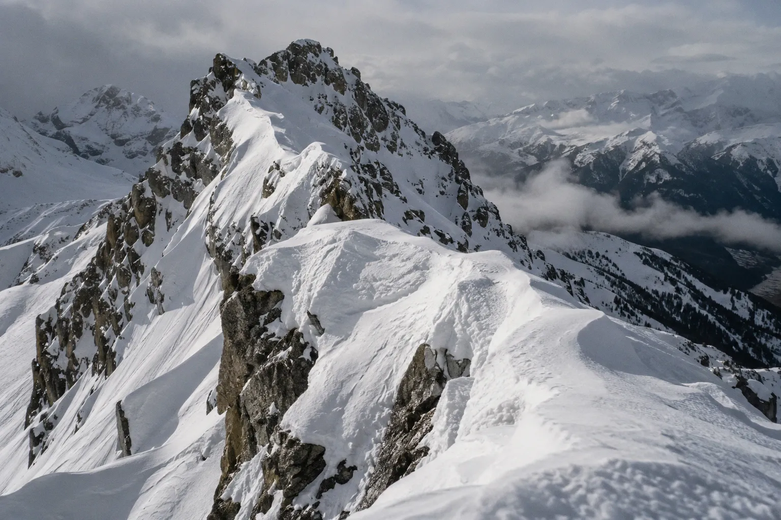 Masquage localisé sur la neige : pourquoi je privilégie le manuel