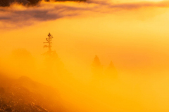 Crepuscule-dautomne-sur-la-mer-de-nuages-recouvrant-la-Matheysine-©-Brieuc-Coessens-ImaginAlp_Photographe-realisation-video-drone-Alpes-Isere-14