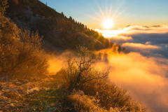 Crepuscule-dautomne-sur-la-mer-de-nuages-recouvrant-la-Matheysine-©-Brieuc-Coessens-ImaginAlp_Photographe-realisation-video-drone-Alpes-Isere-5